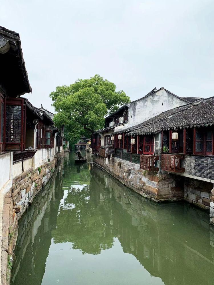 我朋友晚上睡不着，人很困但是就是睡不着，白天无精神，无食欲，心情也不好。看了很多知名医院也不见好...游戏画面